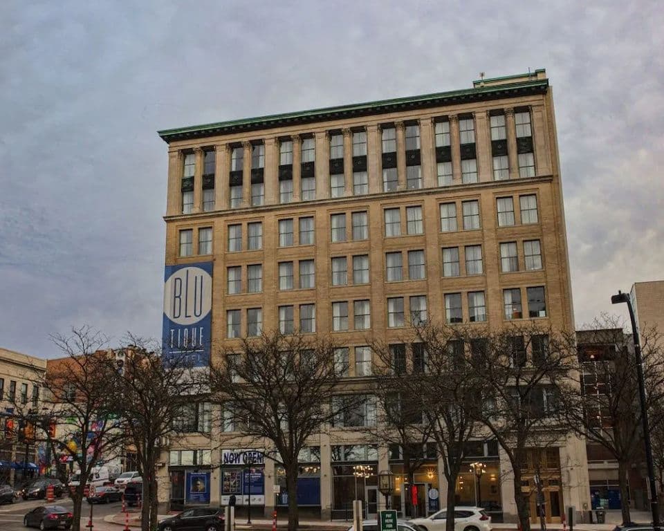 BLU-tique Hotel gallery 1