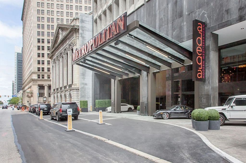 Metropolitan at The 9 gallery 1