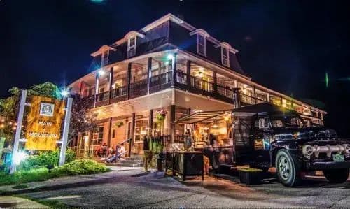 Main + Mountain Bar and Motel gallery 1