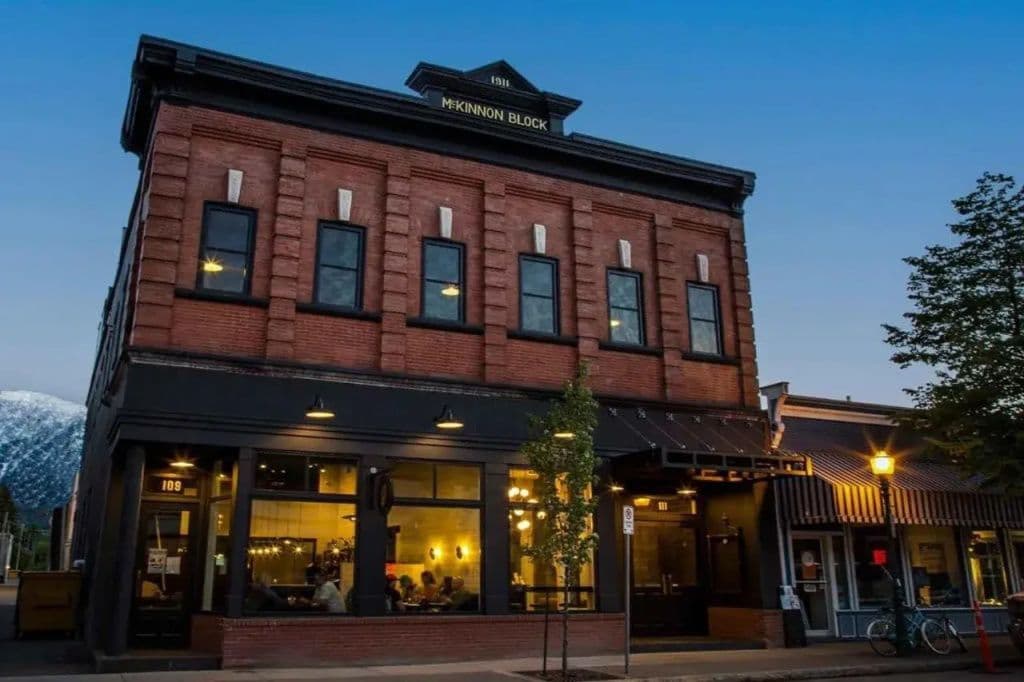 Eleven Revelstoke Lodge gallery 1